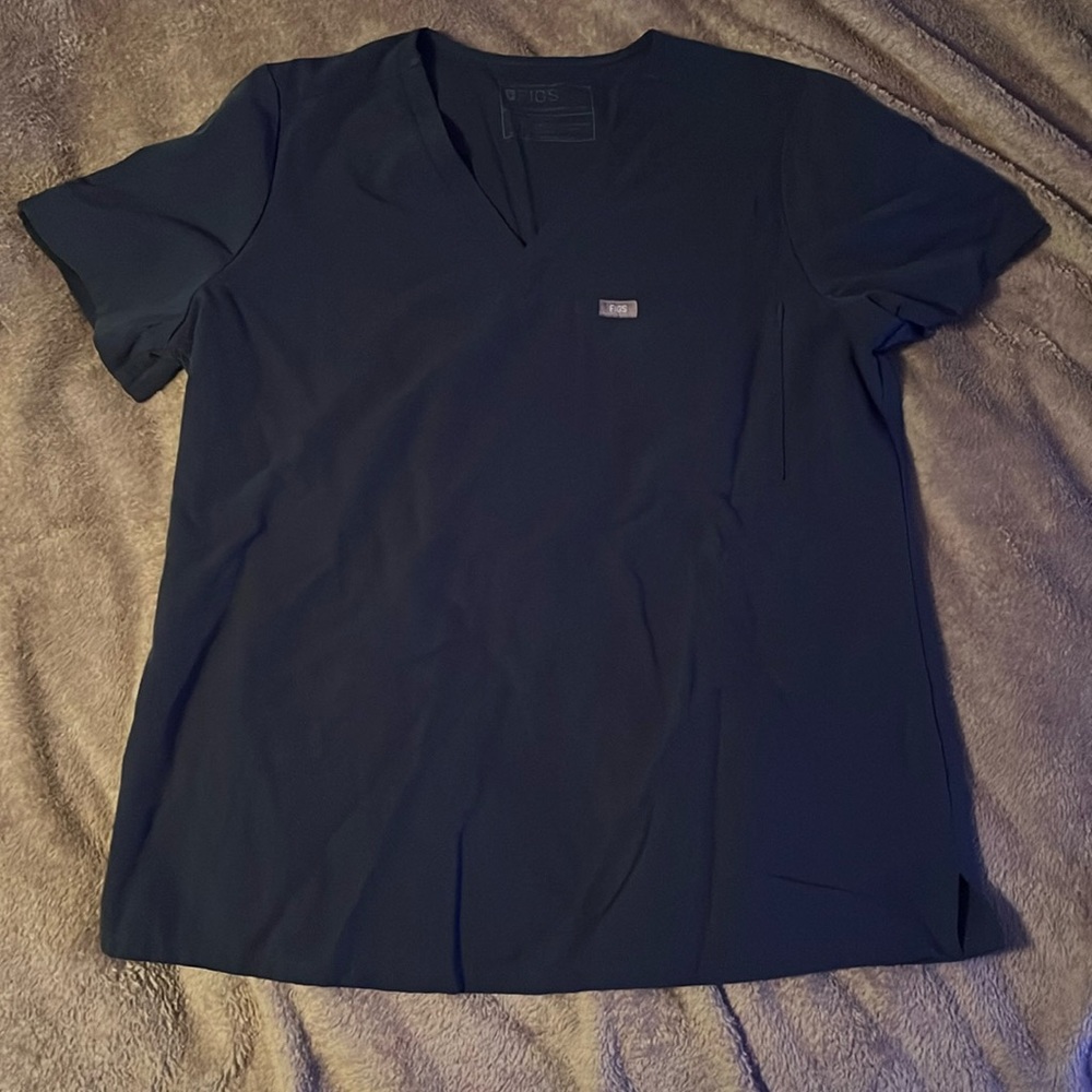 FIGS navy Medium scrub top